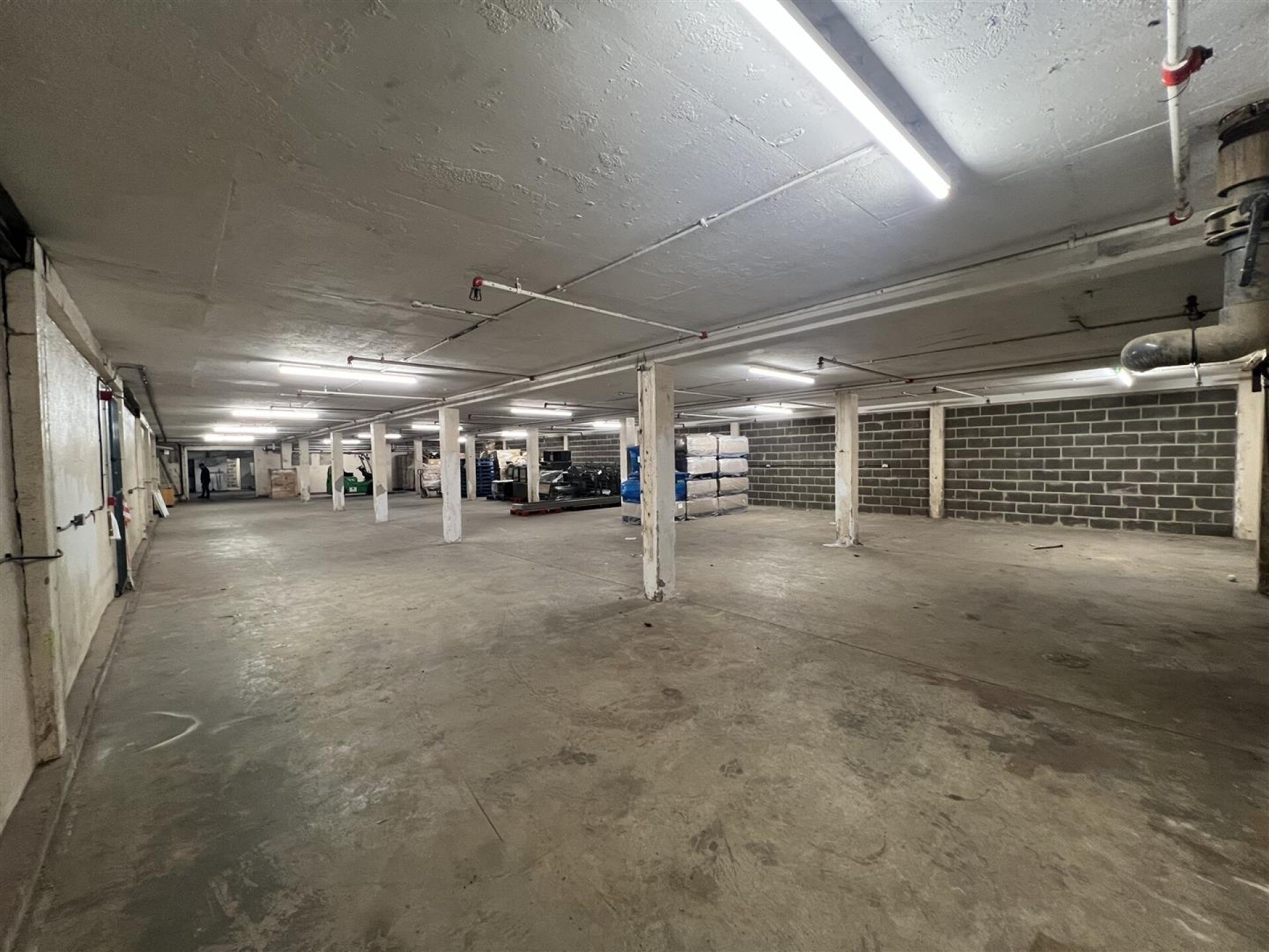 Club Ln, Halifax to rent Interior Photo- Image 1 of 3