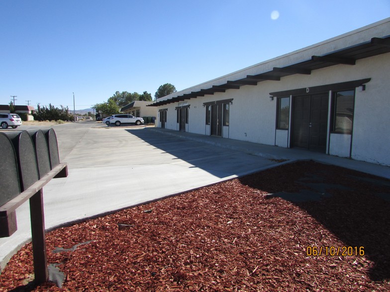 913 Alene Ave, Ridgecrest, CA for rent - Building Photo - Image 3 of 24