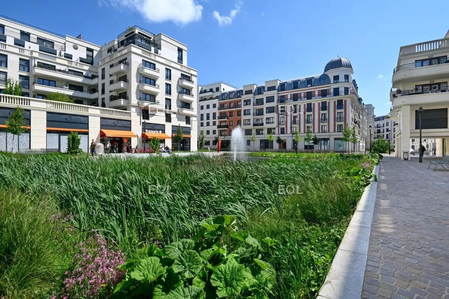 411 Avenue Du Général De Gaulle, Clamart to rent - Building Photo - Image 3 of 4