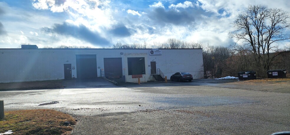 58 Commercial St, Watertown, CT for rent - Building Photo - Image 3 of 3