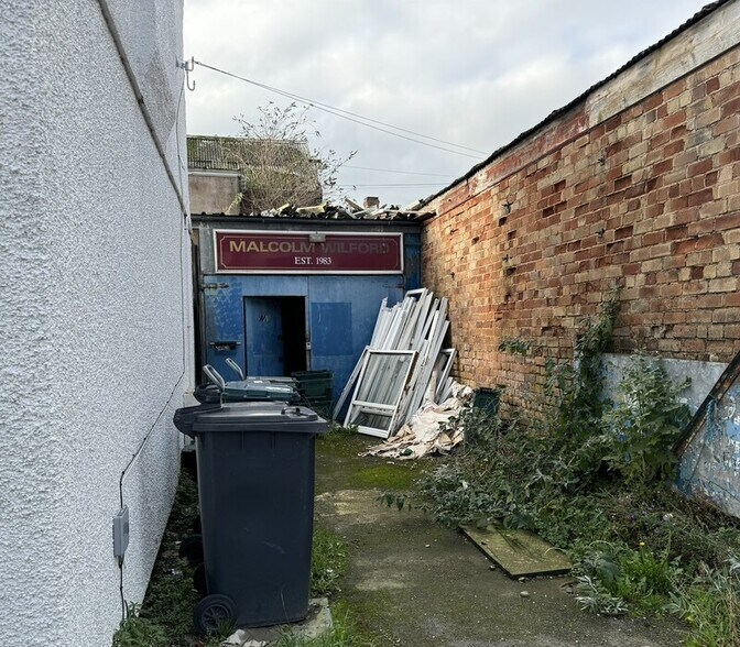 27 Coed Coch Rd, Colwyn Bay for sale - Building Photo - Image 1 of 1