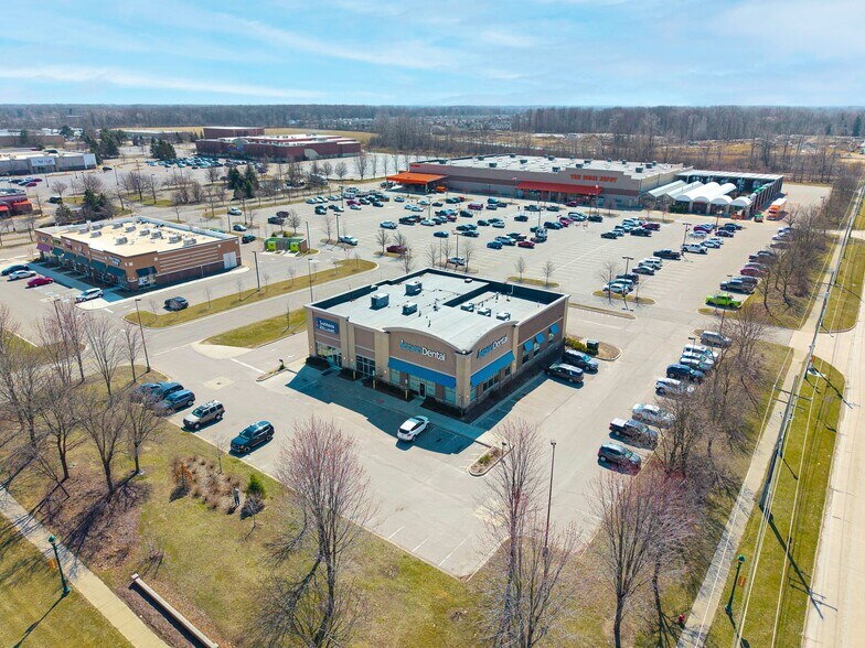 39895 Ford Rd, Canton, MI for sale - Building Photo - Image 1 of 1