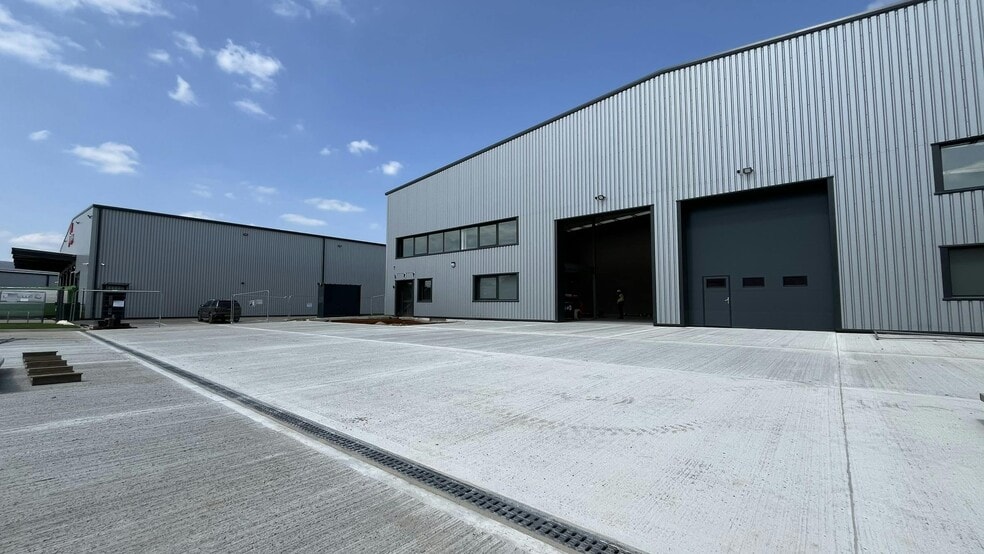 London Rd, Macclesfield to rent - Building Photo - Image 2 of 7