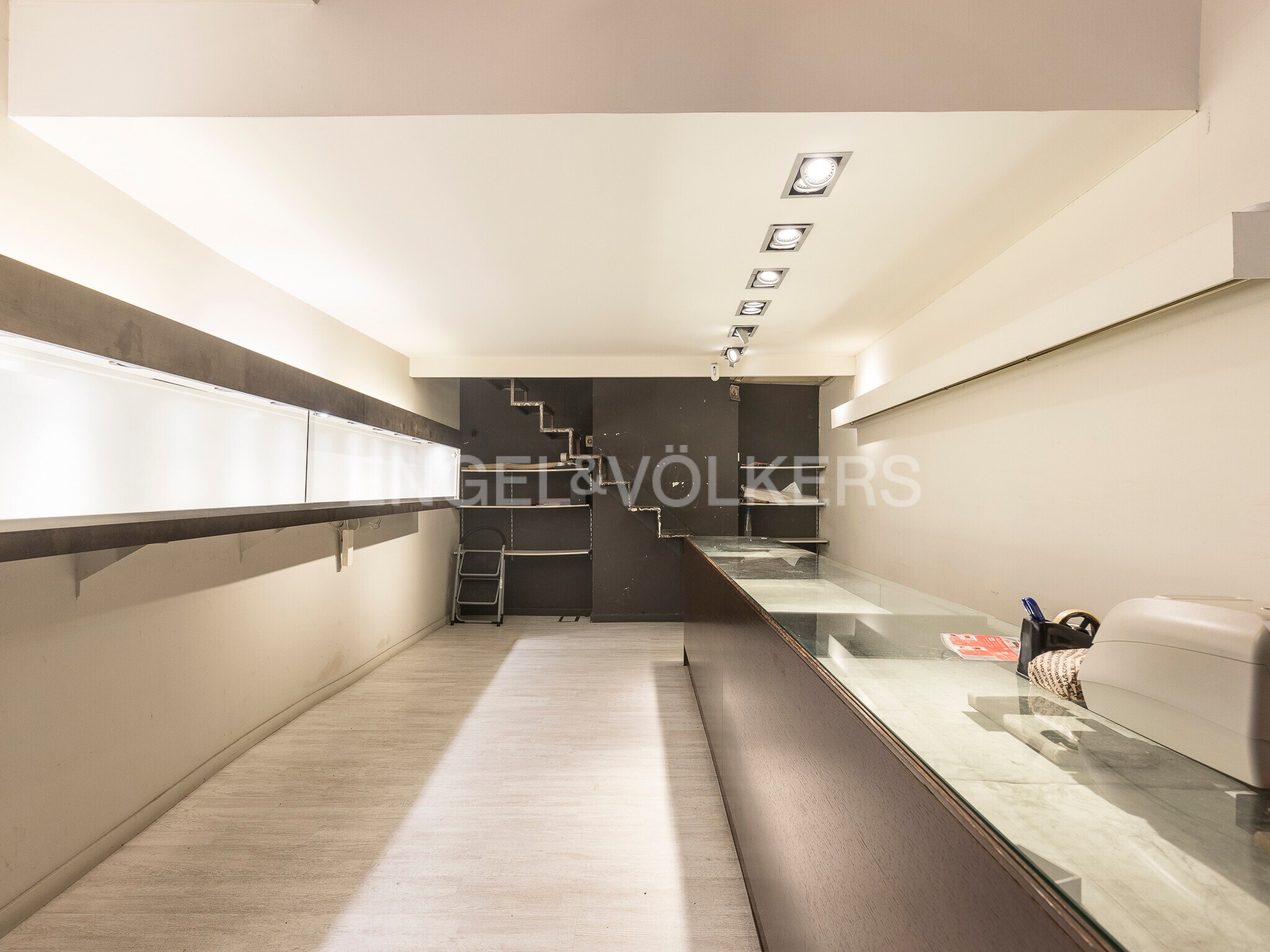 Retail in Barcelona, Barcelona to rent Interior Photo- Image 1 of 13