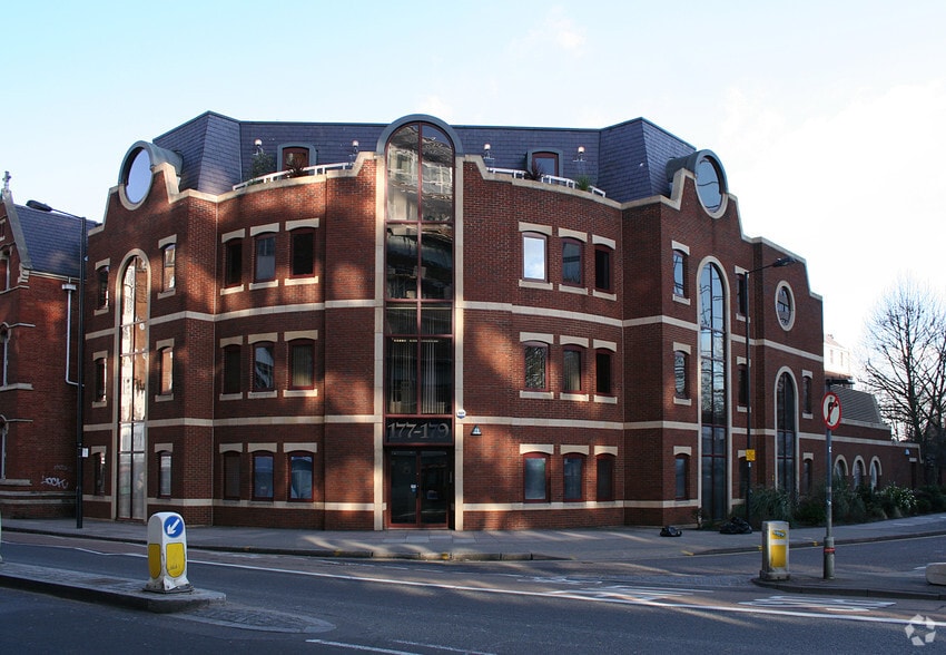 177-179 Hammersmith Rd, London to rent - Building Photo - Image 3 of 5