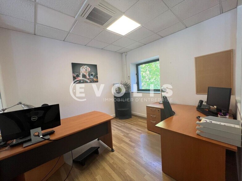 Office in Les Ulis for sale - Interior Photo - Image 2 of 15