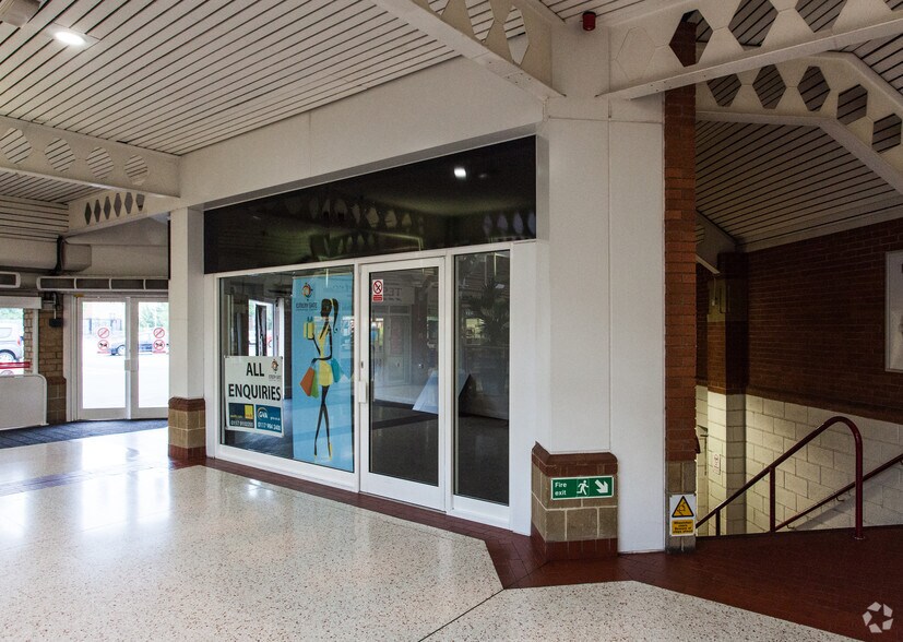 Emery Gate, Chippenham to rent - Interior Photo - Image 3 of 8