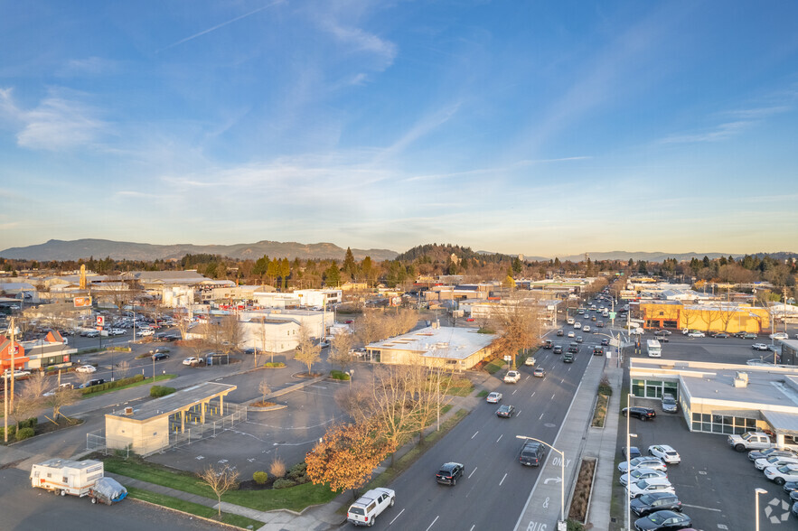 1717 W 7th Ave, Eugene, OR for rent - Aerial - Image 1 of 4