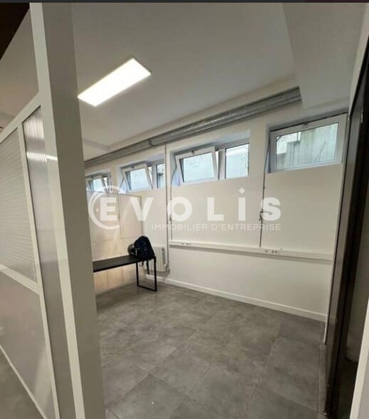 Office in Orly to rent - Interior Photo - Image 3 of 4