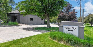 More details for 7180 Hickman Rd, Windsor Heights, IA - Office / Medical to Rent