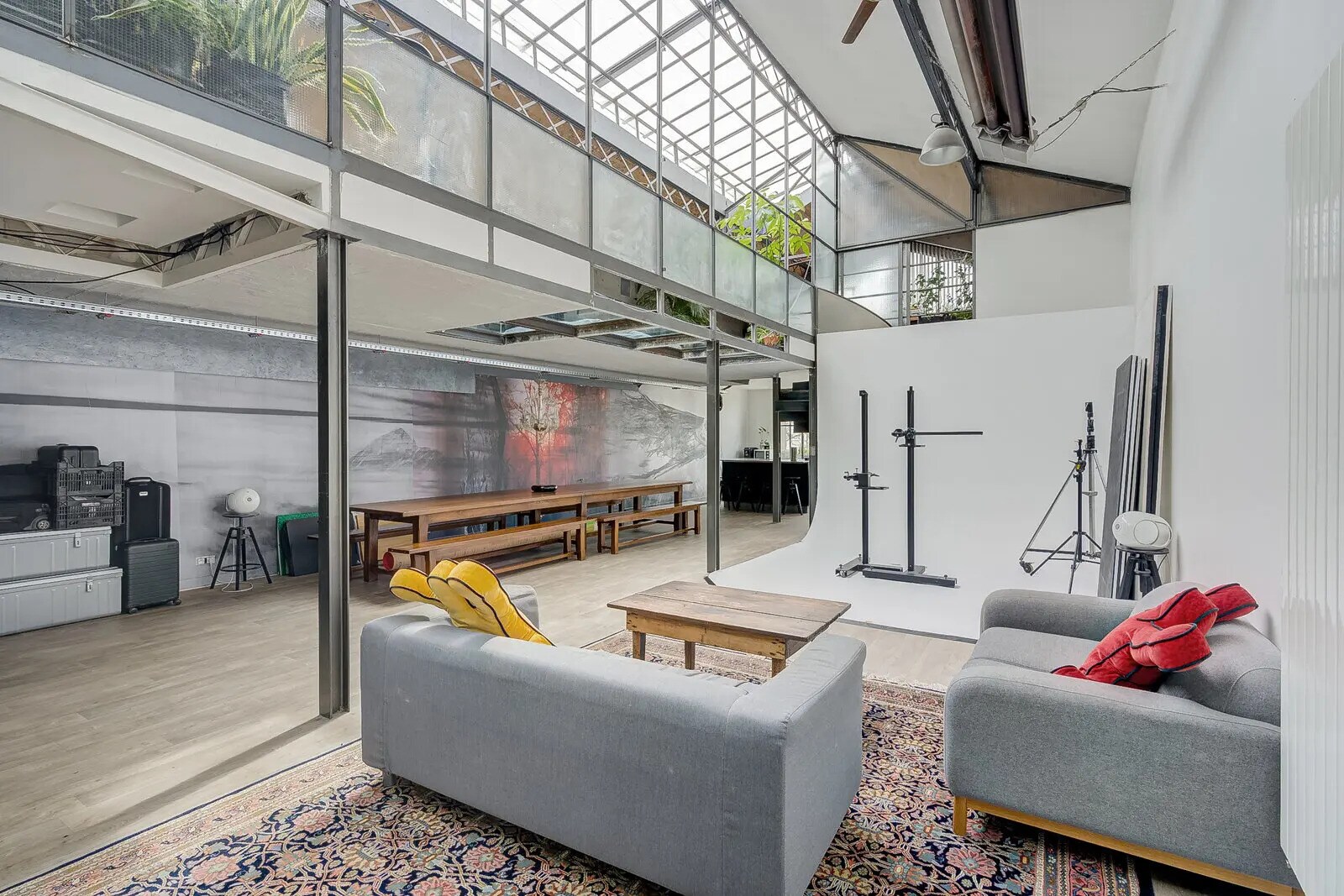 Industrial in Argenteuil for sale Interior Photo- Image 1 of 9