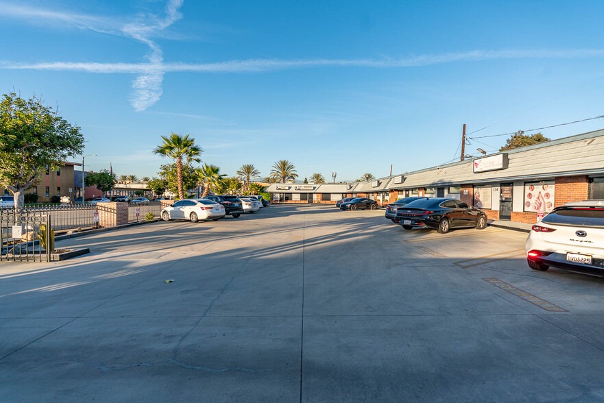 120 S Montebello Blvd, Montebello, CA for rent - Building Photo - Image 3 of 8