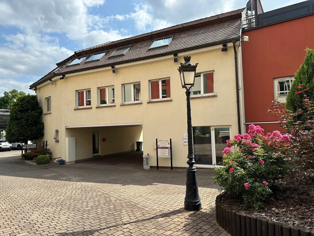 Location Bureaux 138 m² - Photo 1