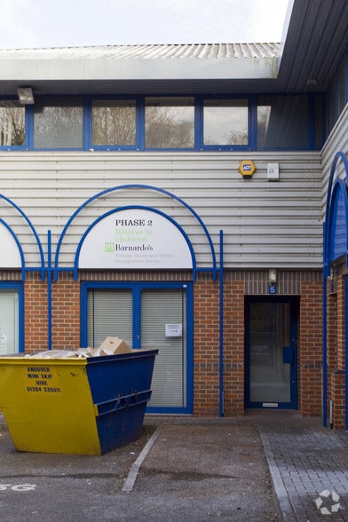 River Way, Andover to rent - Building Photo - Image 2 of 4