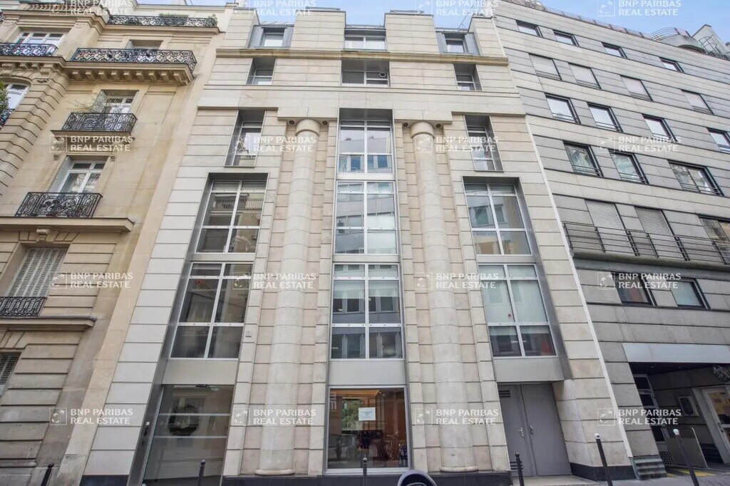 Location Bureaux 321 m² - Photo 1