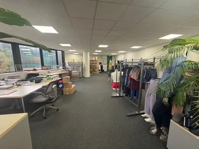 Office in Rosny-sous-Bois to rent Building Photo- Image 1 of 12