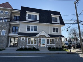 400 Oak St, Copiague, NY for rent Building Photo- Image 1 of 24