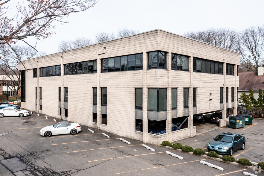 100 Union Ave, Cresskill, NJ for rent - Building Photo - Image 2 of 3