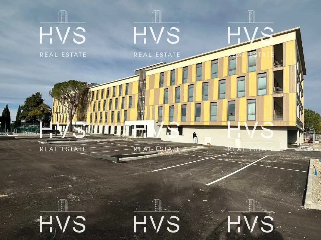 Office in Aix-en-Provence to rent Building Photo- Image 1 of 18