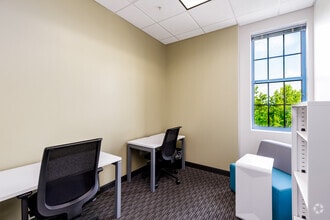 4410 E Claiborne Sq, Hampton, VA to rent Interior Photo- Image 1 of 2