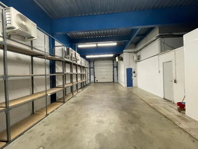 Light Industrial in Vitry-sur-Seine to rent - Interior Photo - Image 3 of 6