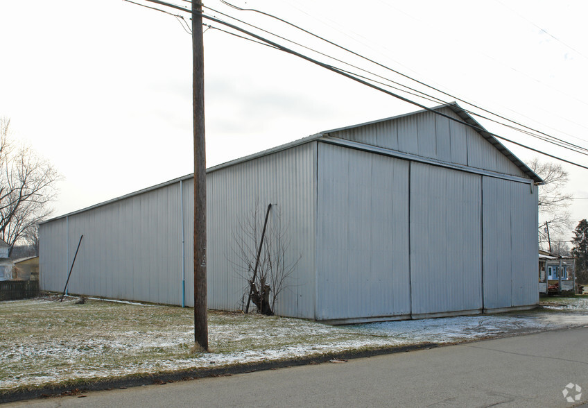 303 Front St, Williamstown, WV for sale - Building Photo - Image 1 of 10