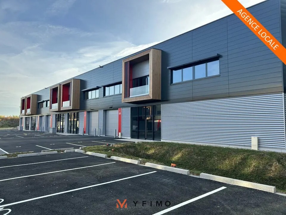 Location Entrepôt 371 m² à 742 m² - Photo 1