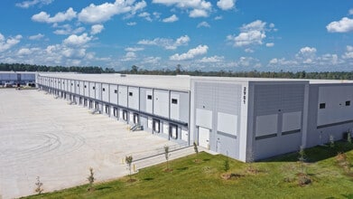 Bloomingdale Rd, Bloomingdale, GA to rent Interior Photo- Image 2 of 15