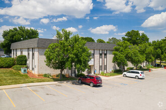 405-407 S Clairborne Rd, Olathe, KS for rent Building Photo- Image 1 of 11