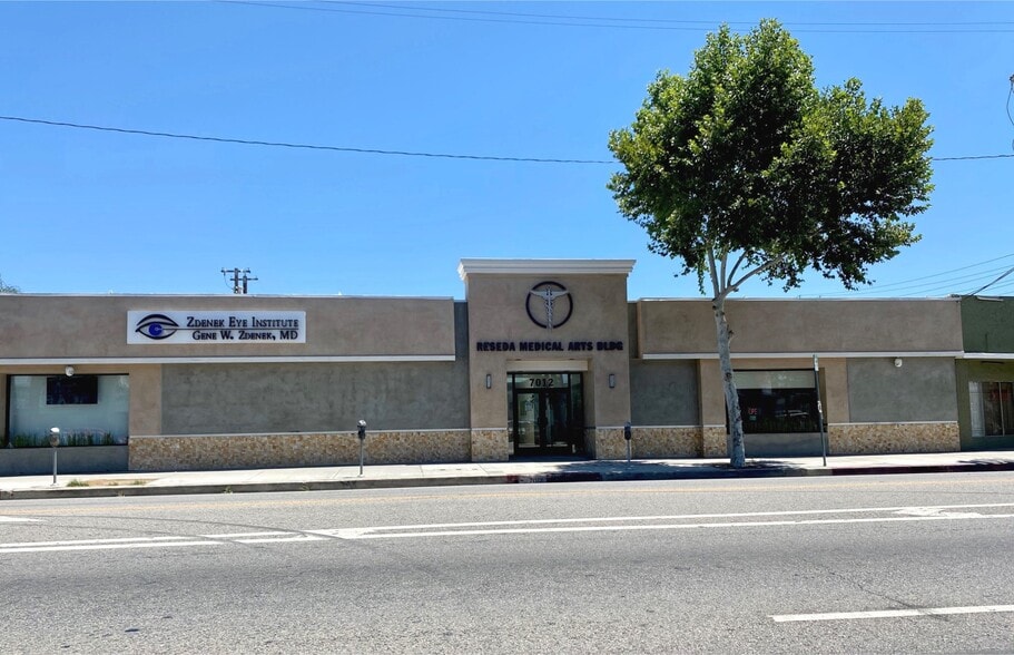 7010-7012 Reseda Blvd, Reseda, CA to rent - Building Photo - Image 1 of 5