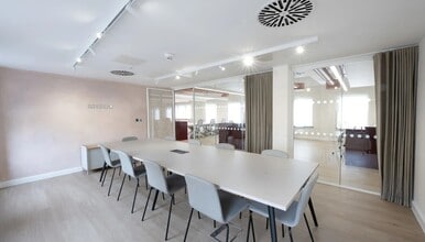 24 Hills Rd, Cambridge to rent Interior Photo- Image 2 of 5