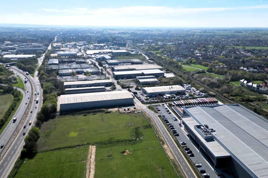 Eastways, Witham to rent - Building Photo - Image 3 of 3