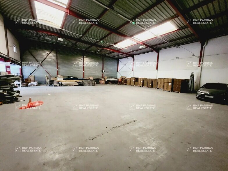 Light Industrial in Créteil to rent - Building Photo - Image 2 of 9
