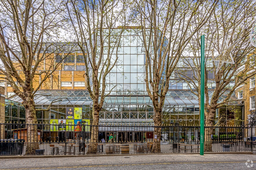 91 Brick Ln, London to rent - Building Photo - Image 1 of 7