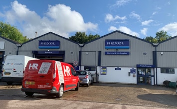 Burnt Ml, Harlow to rent Building Photo- Image 2 of 3