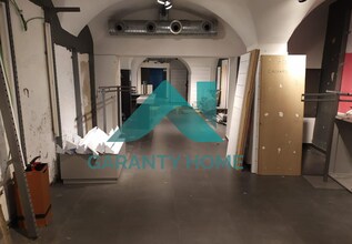 Retail in Cáceres, Cáceres to rent Interior Photo- Image 2 of 6