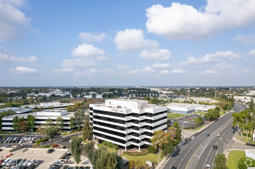 3000 W MacArthur Blvd, Santa Ana, CA for rent - Aerial - Image 3 of 7