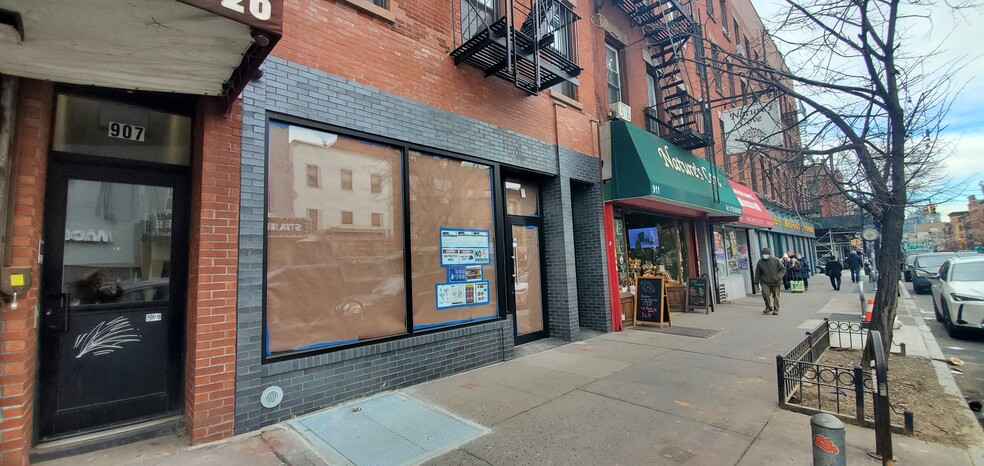 909 Manhattan Ave, Brooklyn, NY for sale - Building Photo - Image 1 of 1