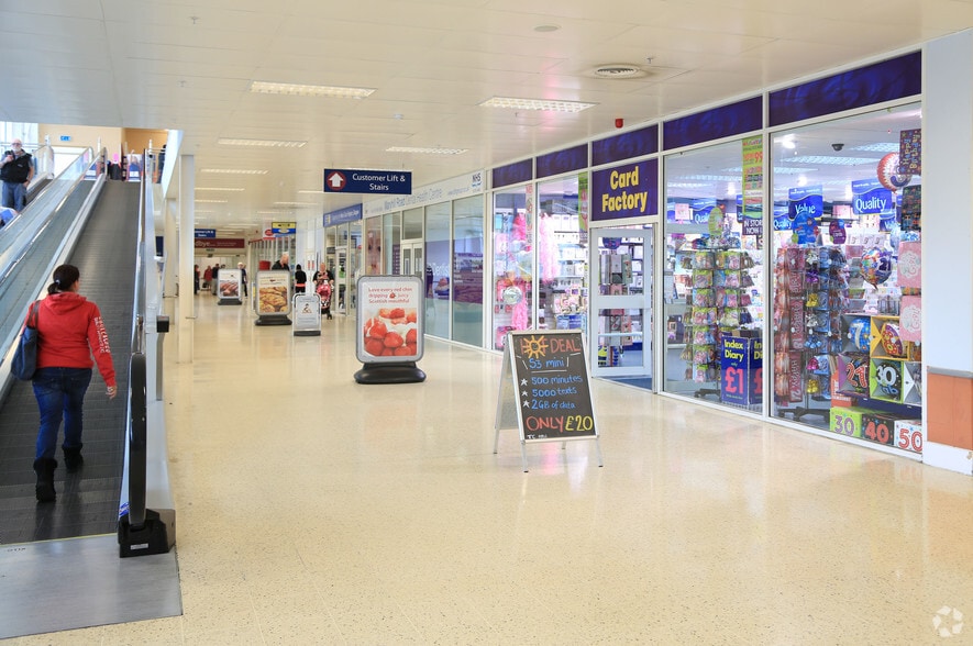 Maryhill Rd, Glasgow to rent - Interior Photo - Image 3 of 10