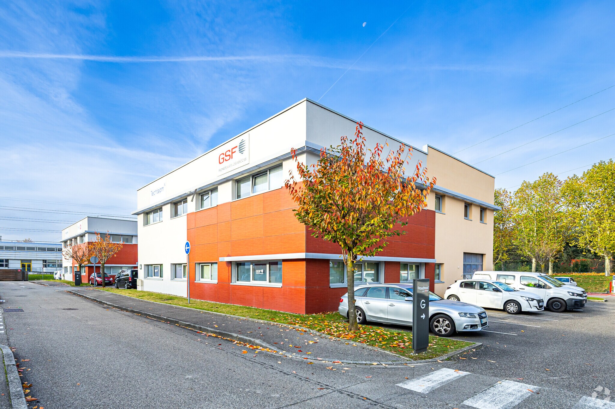 50 Rue Jean Zay, Saint-Priest to rent Primary Photo- Image 1 of 83