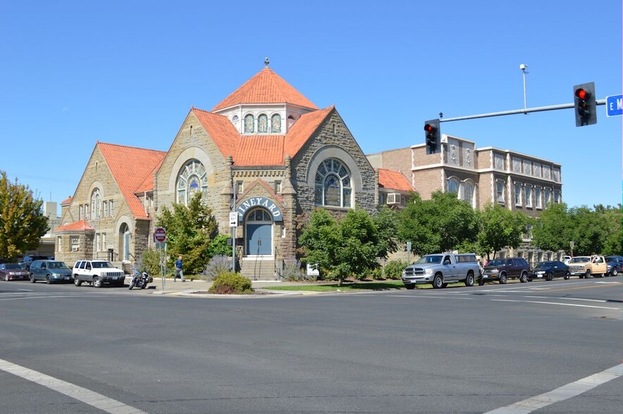 221 E Martin Luther King Jr Blvd, Yakima, WA for sale - Primary Photo - Image 1 of 41