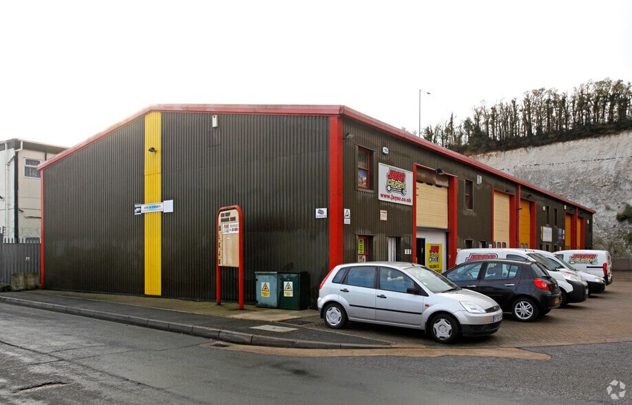 Lower Rd, Northfleet to rent - Building Photo - Image 3 of 3