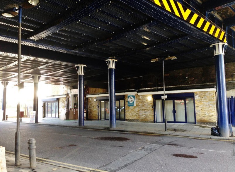 Dalston Ln, London to rent - Building Photo - Image 2 of 2