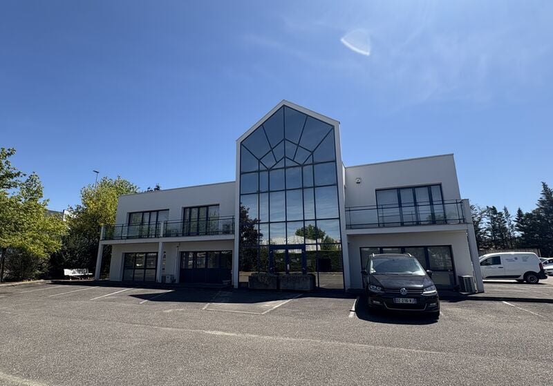 Office in Chassieu for sale - Building Photo - Image 1 of 6