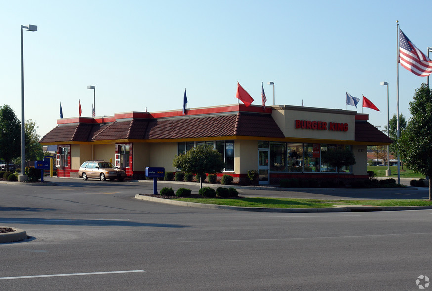 1727 Apple Glen Blvd, Fort Wayne, IN for sale - Primary Photo - Image 1 of 1