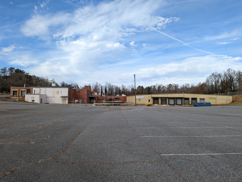 720 Main St W, Valdese, NC for rent - Building Photo - Image 2 of 18