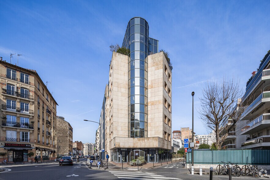 76 Boulevard De La République, Boulogne-Billancourt to rent - Building Photo - Image 2 of 22