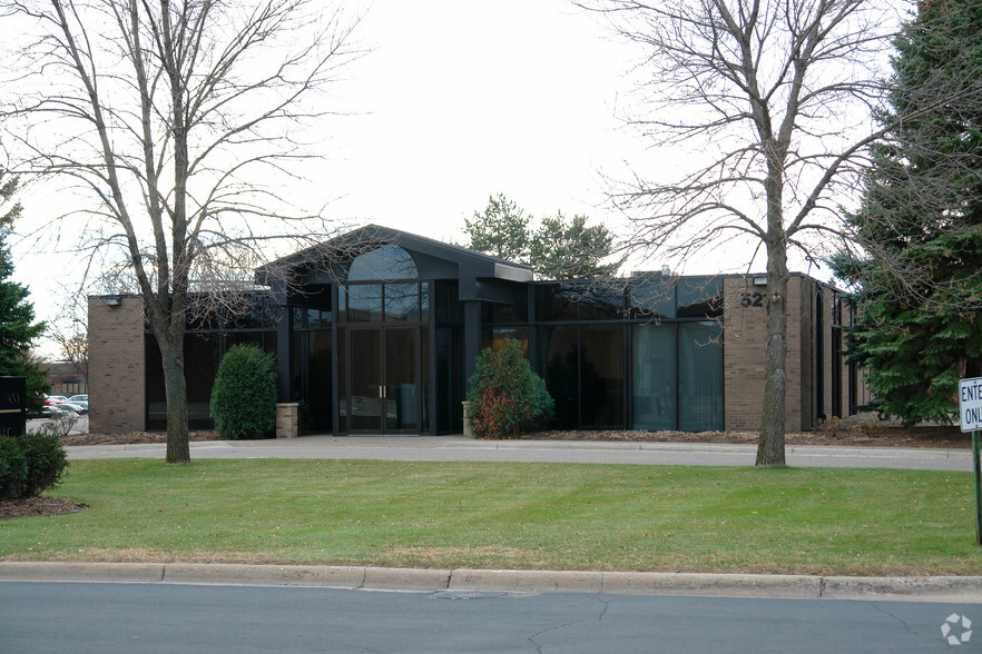 5215 Edina Industrial Blvd, Edina, MN for sale - Primary Photo - Image 1 of 1