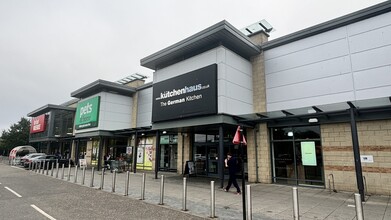 Foss Islands Rd, York to rent Building Photo- Image 1 of 1