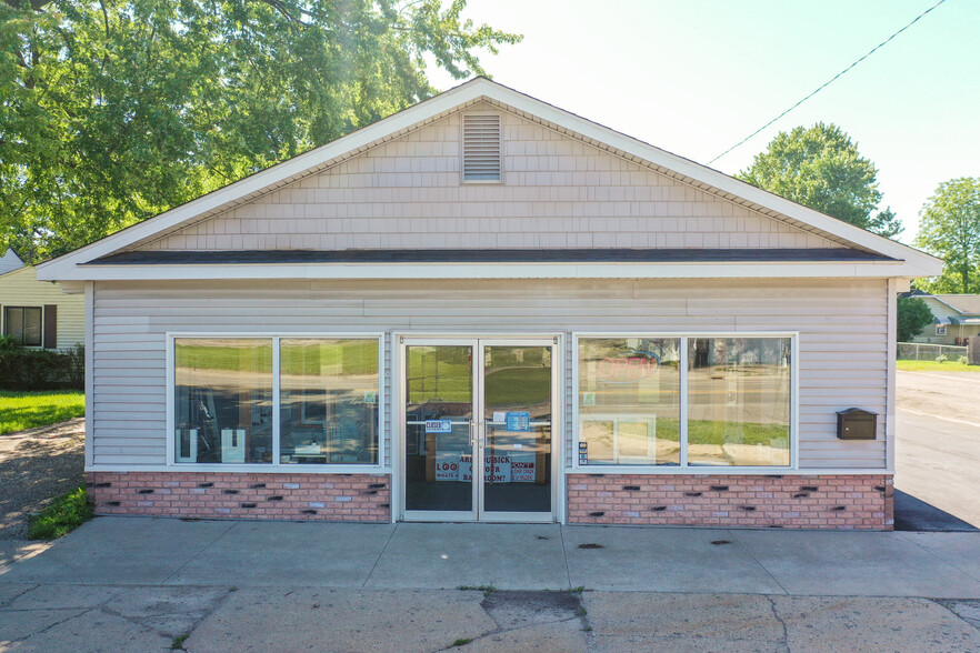 4084 Fenton rd, Flint, MI for sale - Primary Photo - Image 1 of 28